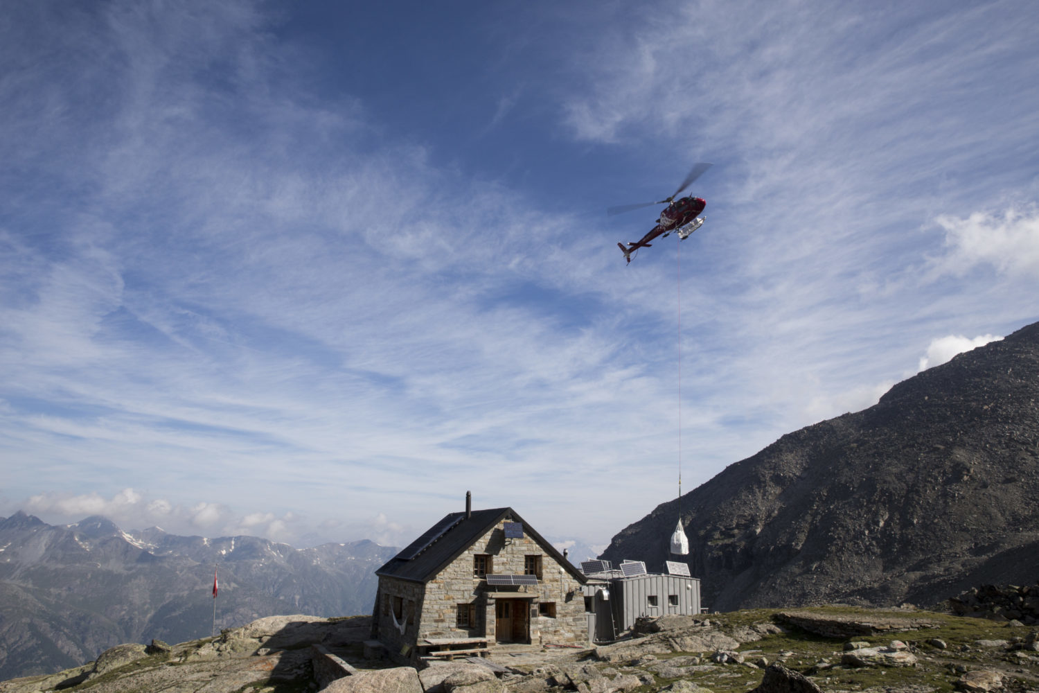 Вертолёт над хиж. Bordierhütte